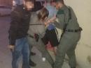В Кирьят-Шмоне мужчина с ножом угрожал прохожим и был ранен сотрудником полиции