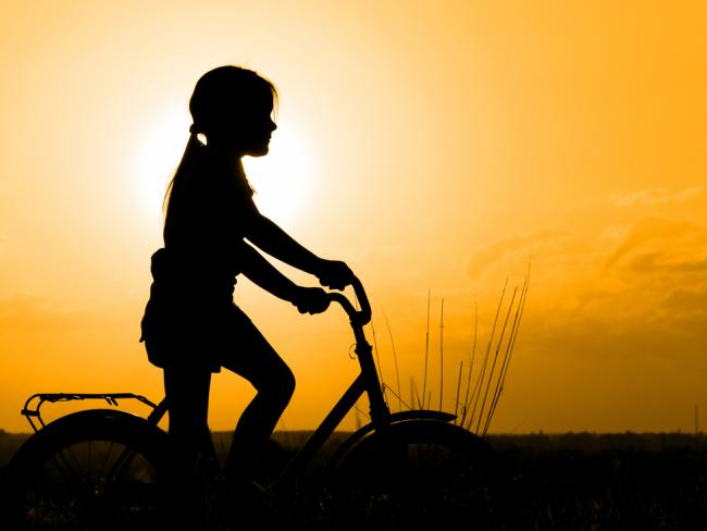 Раввин запретил девочкам старше пяти лет ездить на велосипеде