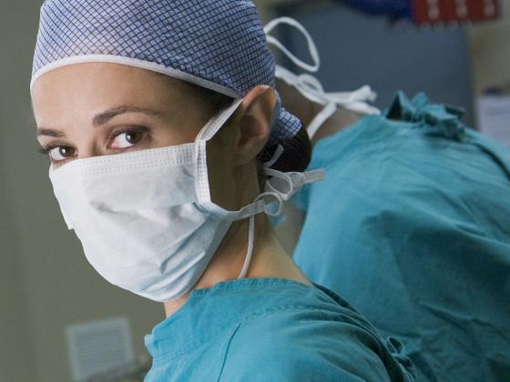 Медсестра, для которой не нашлось защитной маски, умерла от COVID-19