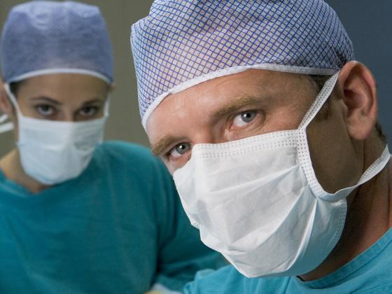  «Мосад» доставил в Израиль 30 аппаратов ИВЛ и миллионы хирургических масок