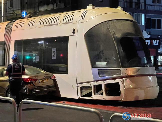 В Бат-Яме произошла первая авария с участием скоростного трамвая
