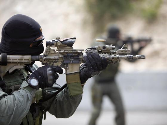 Нетаниягу разрешил полиции использовать снайперов против камнеметателей