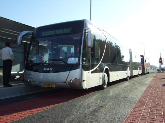 Хайфа: первый многосекционный гибридный автобус в Израиле готов к запуску