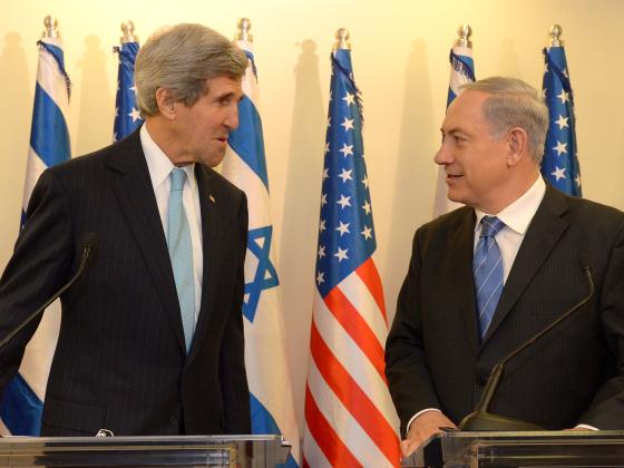 Нетаниягу попросил Керри не приезжать в Израиль