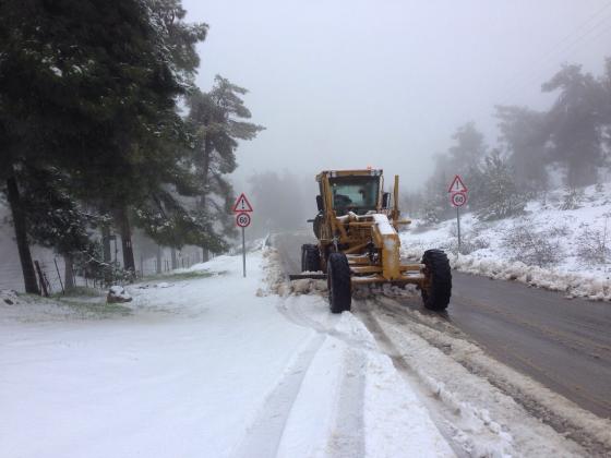 Снегопад на Голанах: список блокированных дорог и закрытых школ