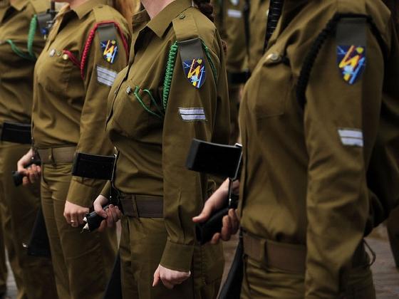 Девушек-военнослужащих не пустили в автобус, где находились солдаты-харедим