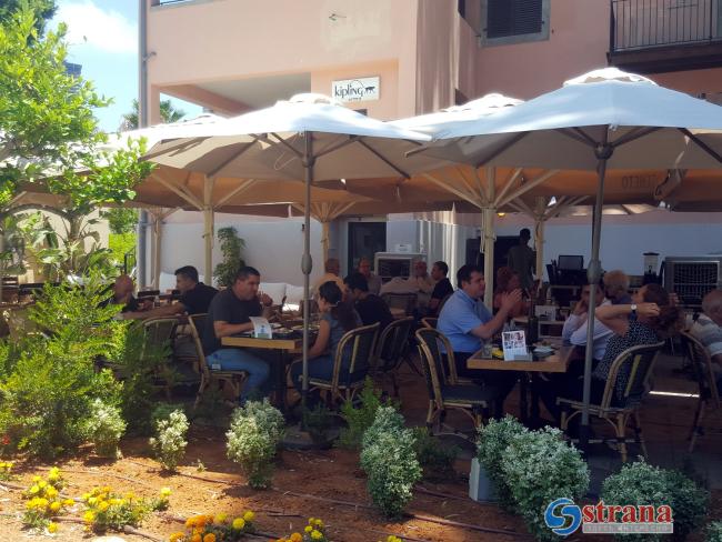 В Тель-Авиве заработают открытые кафе и рестораны на улице