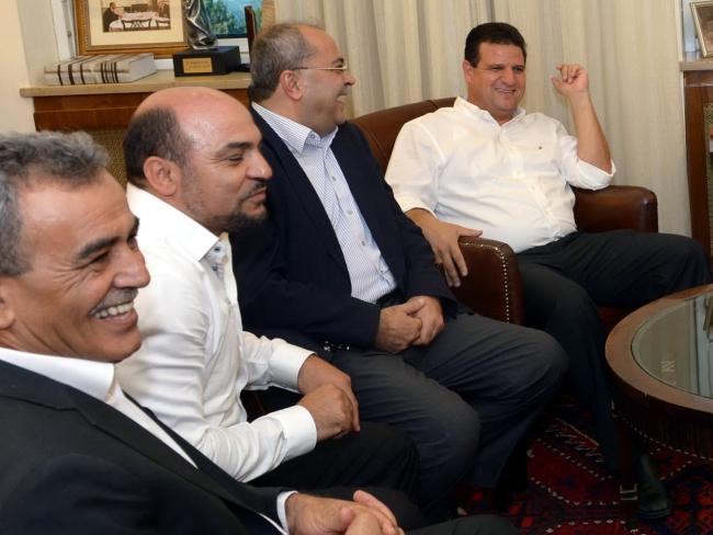 Бени Ганц провел переговоры с представителями Объединенного арабского списка