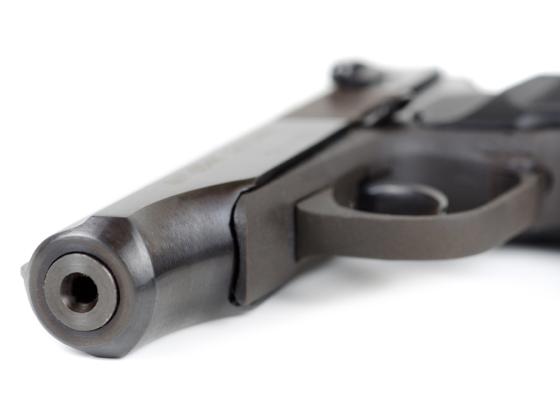 Четырехлетний мальчик выстрелил в мать, сторонницу свободной продажи оружия