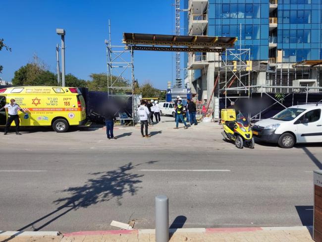 В Тель-Авиве двое строителей погибли, упав с высоты 40 этажа