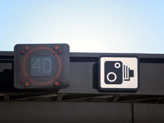 На полосах общественного транспорта на Прибрежном шоссе установлены камеры наблюдения