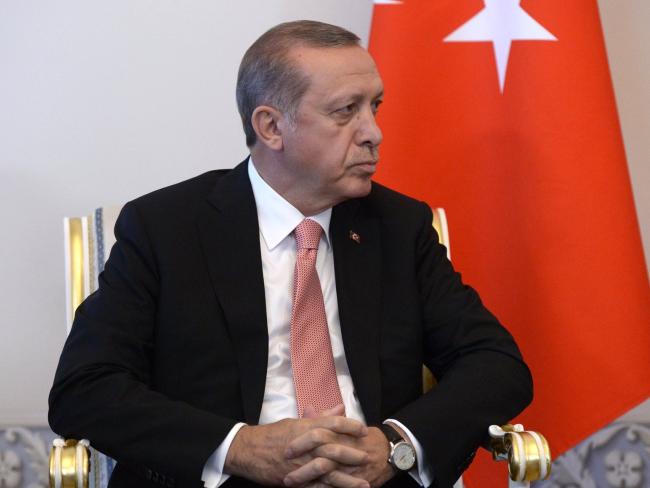 Президент Турции пожал руку израильскому дипломату