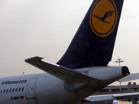 Бастуют аэропорты ФРГ: Lufthansa отменяет около половины рейсов