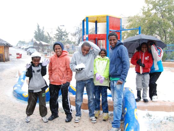  Сотни репатриантов из Эфиопии впервые в жизни увидели снег
