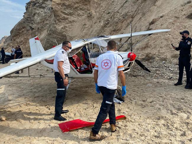 Самолет совершил аварийную посадку на пляже около Нетании