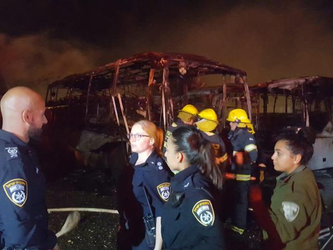 Пожар на автостоянке в иерусалимском районе Атарот уничтожил несколько автобусов