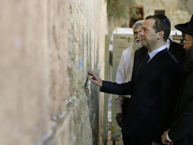 Дмитрий Медведев прибыл с визитом в Израиль