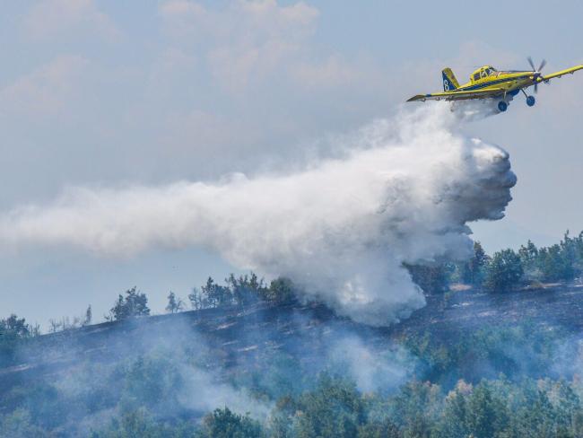 Для тушения сильного пожара около границы с Газой привлечены специальные самолеты