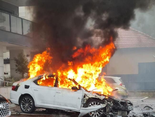 В результате взрыва автомобиля в Нес-Ционе ранен мужчина