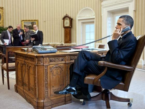 Обама по телефону пригрозил Путину усилением давления на РФ из-за ситуации на Украине