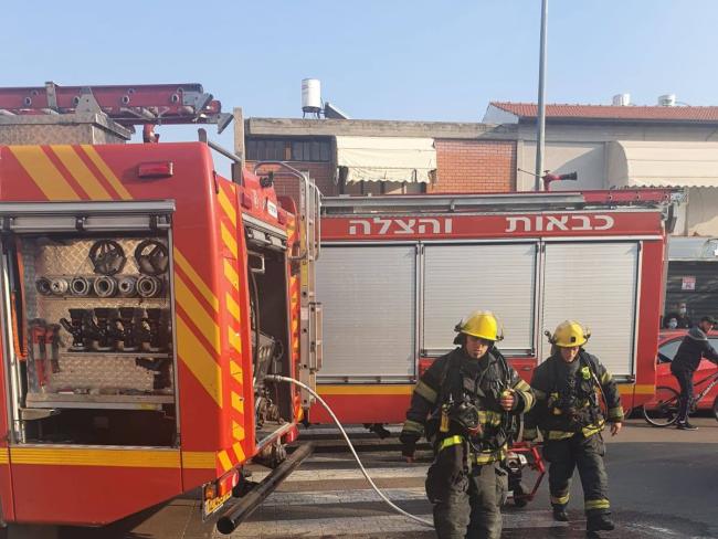 Пожар в Нетании: шесть пострадавших, одна из них в тяжелом состоянии