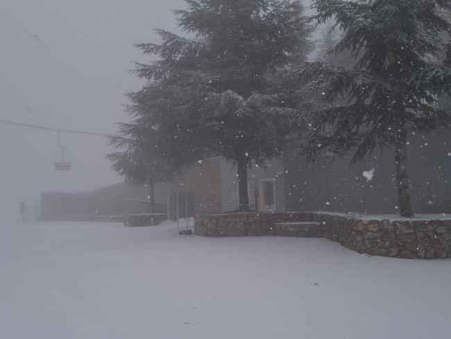 Сильный снегопад на Хермоне, горный курорт закрыт для посетителей