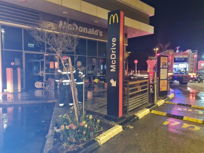 Пожар в филиале McDonald`s на перекрестке Амиад; не исключен поджог