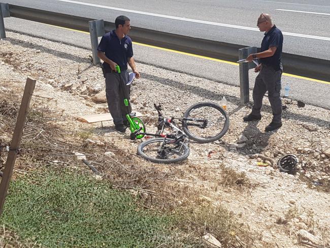 На 375-й трассе автомобиль насмерть сбил велосипедистку