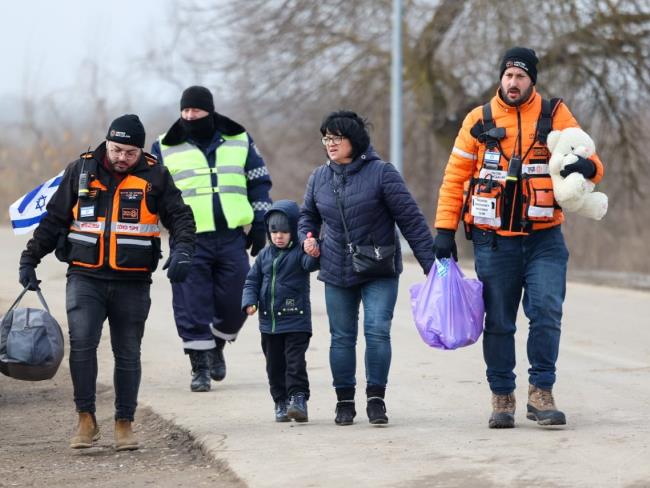 Министерство социального обеспечения сообщает: Израиль принял 33 000 беженцев из Украины