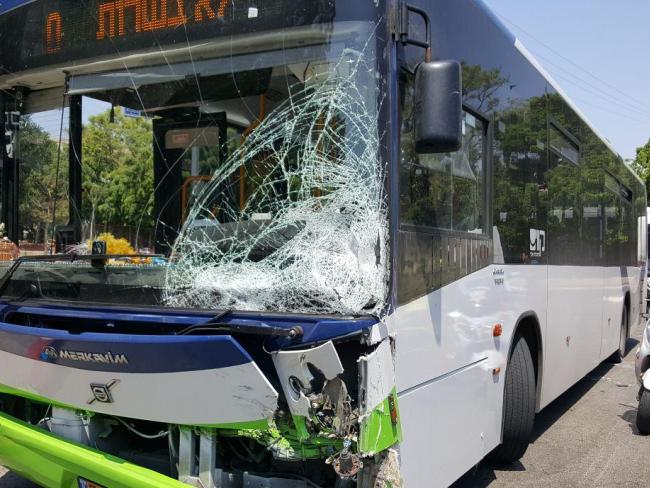 В Тель-Авиве автобус насмерть сбил мотоциклиста