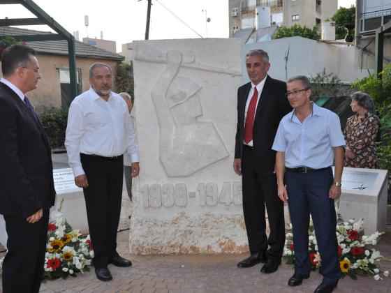 Никто не забыт, ничто не забыто: в Кфар-Сабе установлен памятник подвигу воинов Второй мировой войны