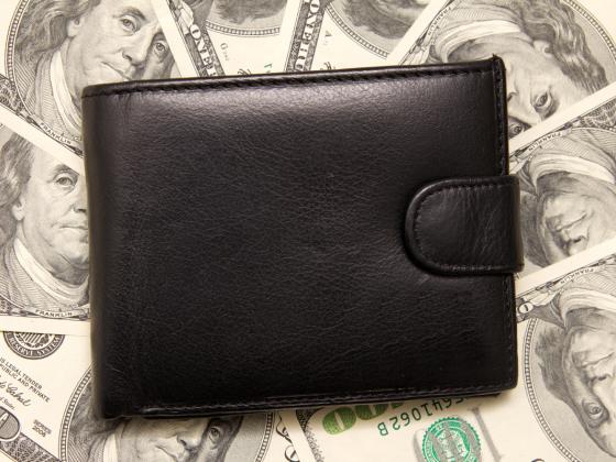 Бен-Гурион: репатриант из Эфиопии вернул потерянный кошелек с 8.000 долларов 
