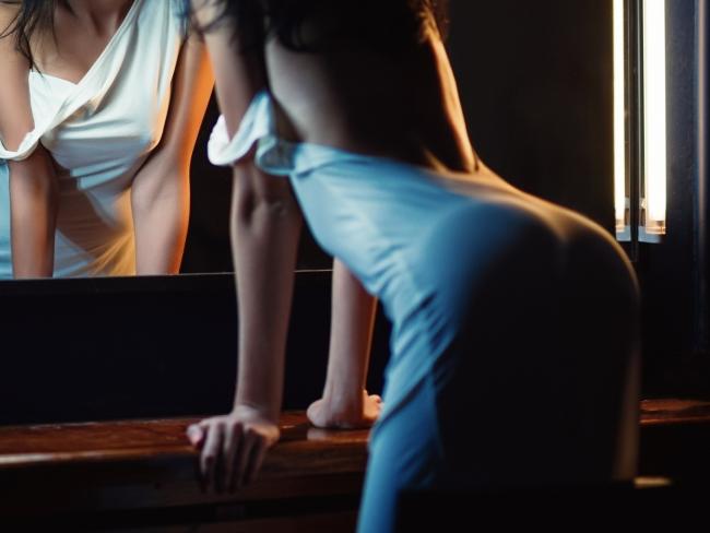 Румынская модель:  «продажа девственности» была рекламным трюком, разрушившим мою жизнь