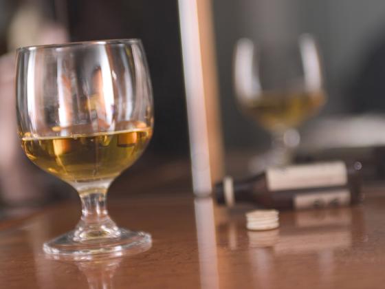 Врачи предостерегают от употребления алкоголя после принятия обезболивающих