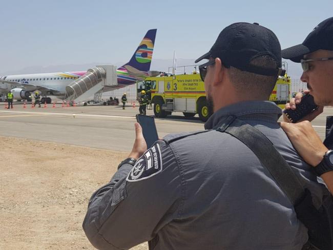 В новом международном аэропорту на юге Израиля приземлился первый рейс - фото