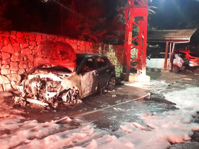 В Хайфе сгорели три автомобиля