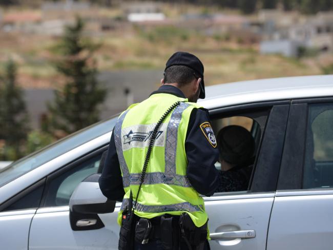 Полиция арестовала «гонщика» из Рамаллы и выписала за уикенд 3012 штрафов