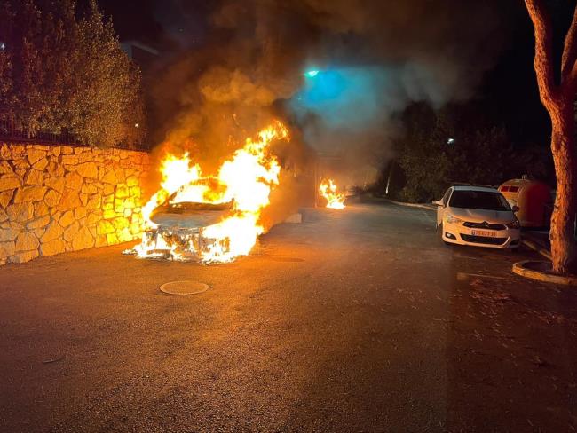 Кирьят-Моцкин: 17-летний школьник сжег машины родителей своей бывшей девушки