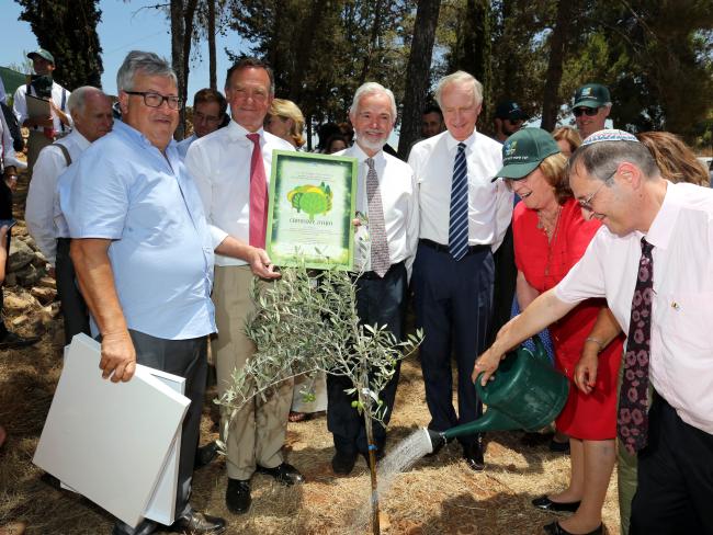 Бельгийский принц был гостем ЕНФ-ККЛ и посадил дерево в лесу Бельгия в Израиле