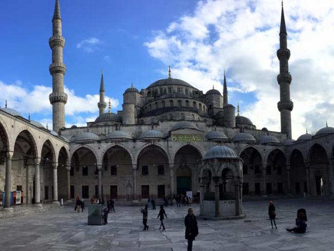 Израильские туристы не намерены покидать Турцию после предупреждения о возможном теракте