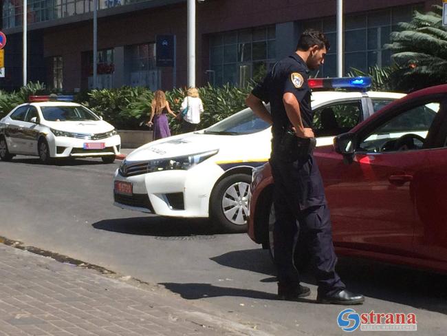 Полиция оштрафовала Ханин Зуаби за вождение без прав и разговор по мобильному телефону