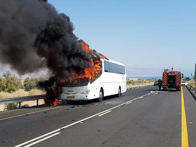 На шоссе номер 90 сгорел автобус 