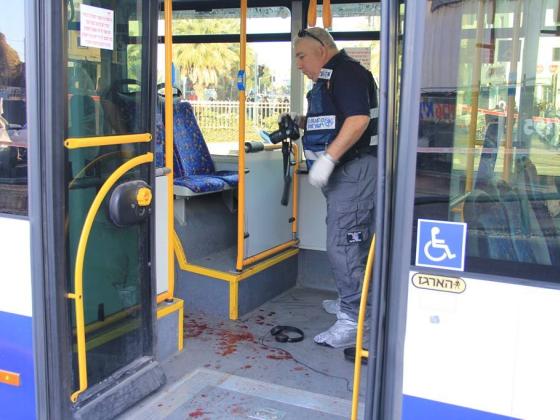 Водитель автобуса продолжал бороться с террористом, несмотря на ранение