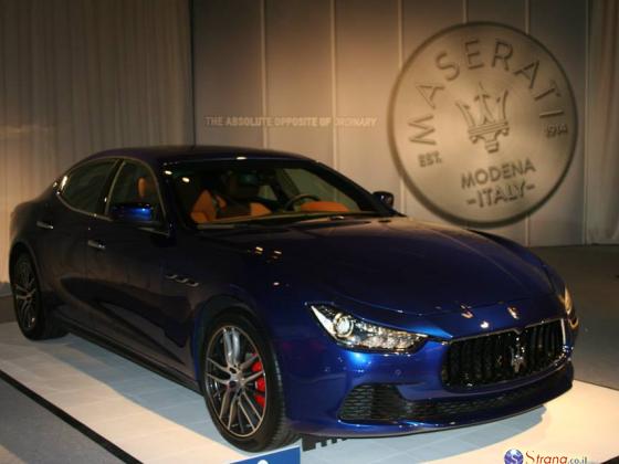 В выставочном зале израильского импортера Ferrari и Maserati обрушился потолок