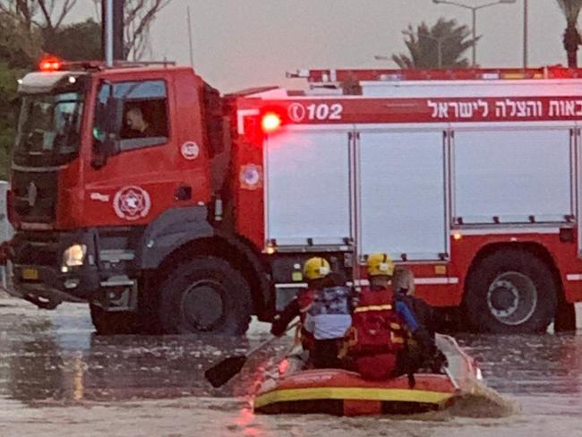 Рекомендации Пожарно-спасательной службы: как действовать во время наводнения и бури