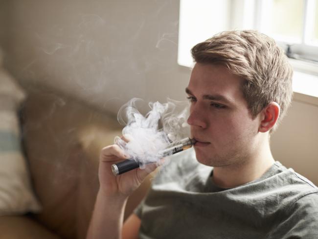У 16-летнего подростка отказали легкие, причиной могут быть электронные сигареты