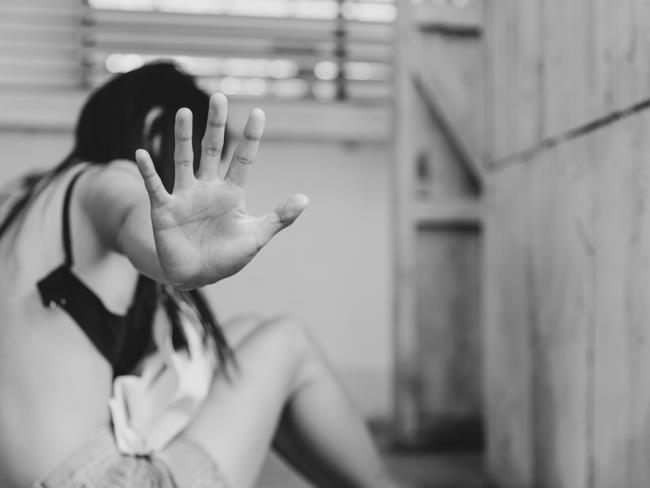 Кацрин: старшеклассники изнасиловали 40-летнюю женщину и порезали ее сына
