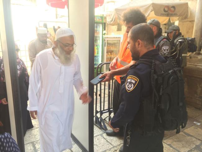Пятничная молитва около Аль-Аксы: полиция не допускает мужчин из ПА младше 40 лет