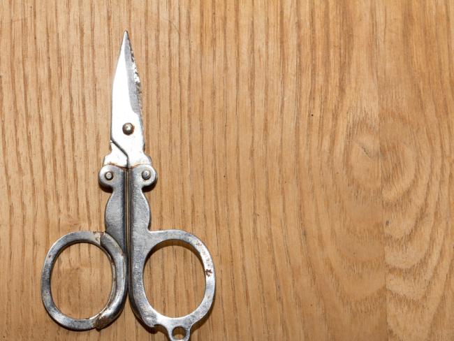  Жительница Эйлата сделала обрезание 4-летнему сыну при помощи ножниц 