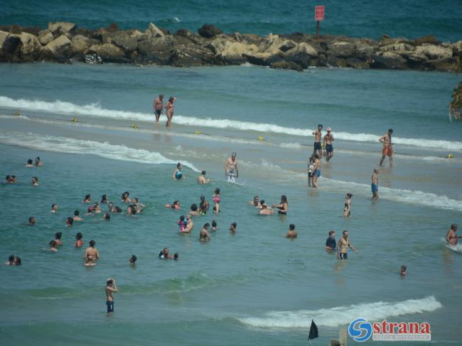 Минздрав порекомендует правительству открыть пляжи и разрешить встречи с семьей